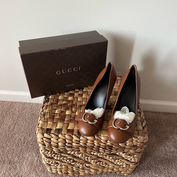 Women’s Gucci Heels - Picture 1 of 5